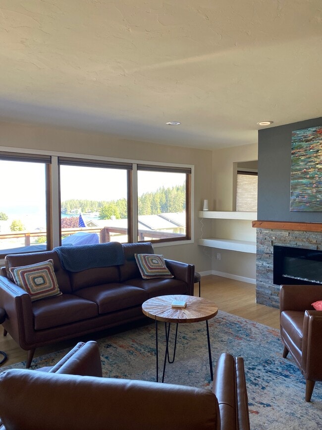 Building Photo - 128 Sunset Ridge