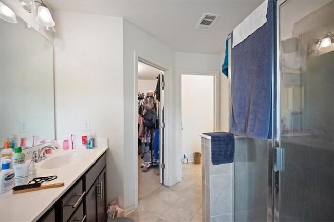 Building Photo - 2730 Kemp Ct