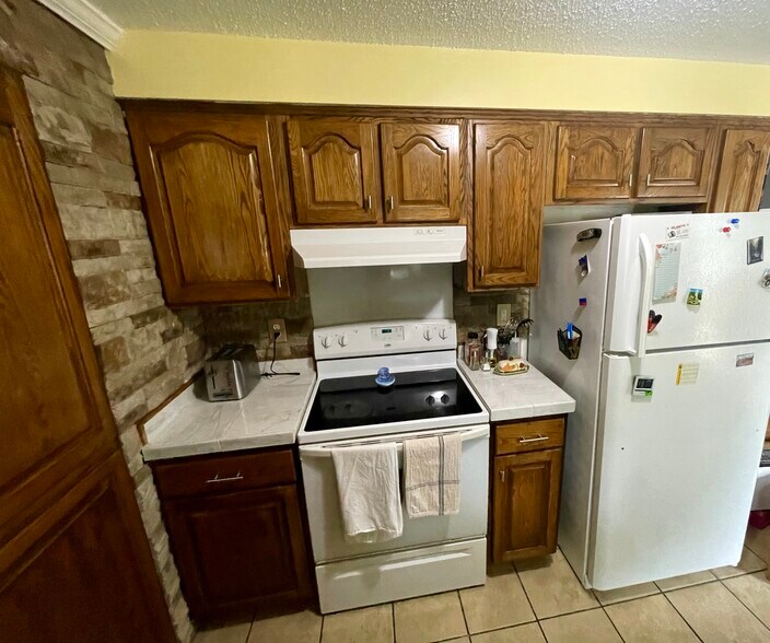 Building Photo - 2923 Heatherwood Cir S