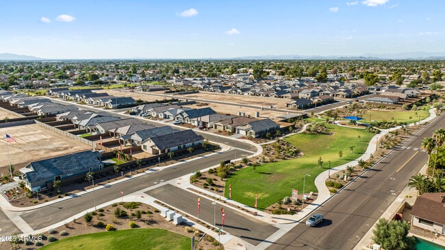 Building Photo - 5419 W Las Palmaritas Dr