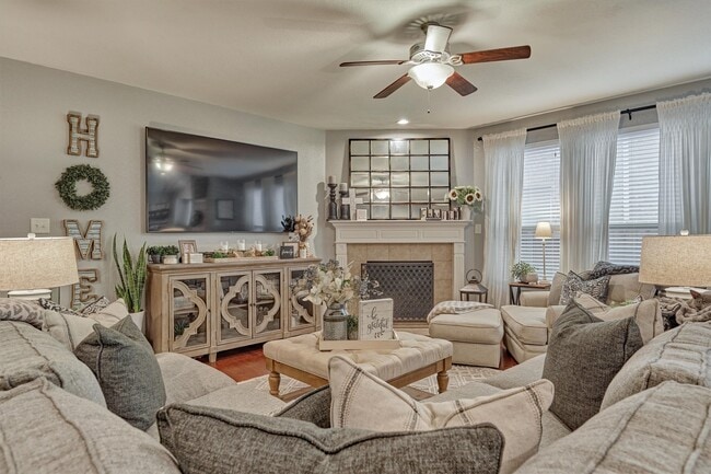 Building Photo - 204 Forest Peak Way