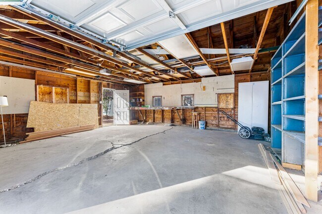 Building Photo - Old Town Lafayette Location! 4 bedrooms! Huge garage!