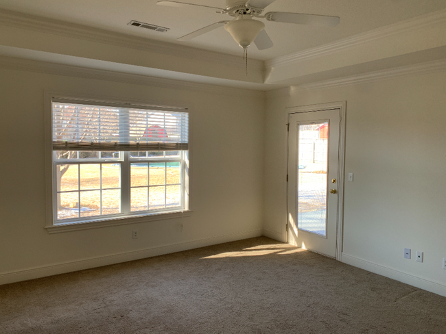 Building Photo - 702 Tunbridge Dr