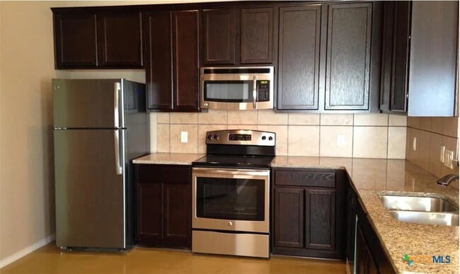 Building Photo - 1055 Carolyn Cove