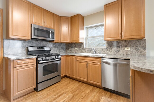 Building Photo - 2931 N 76th Ave