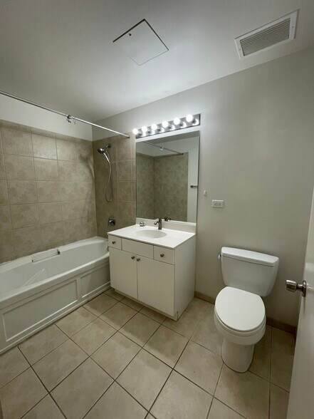 Building Photo - 235 W Van Buren St