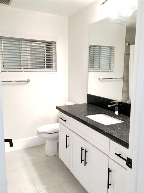 Building Photo - 374 Palos Verdes Blvd