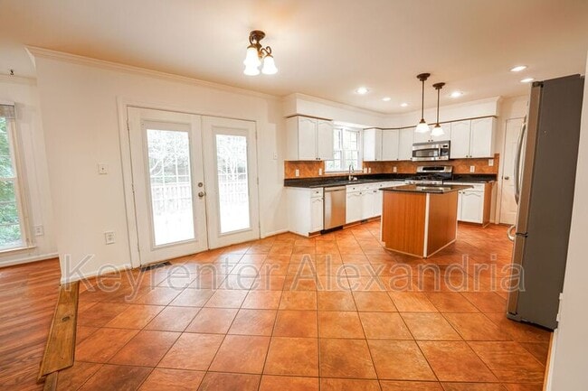 Building Photo - 20 Boulder Dr