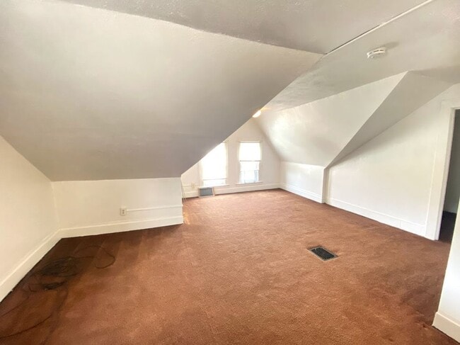 Building Photo - 557-559 3rd Street