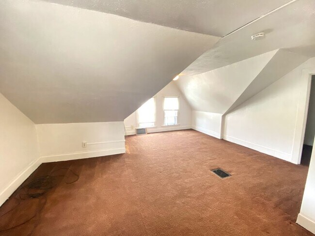 Building Photo - 557-559-559 3rd St