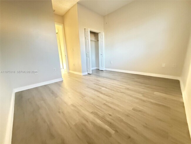 Building Photo - 978 NE 42nd Pl