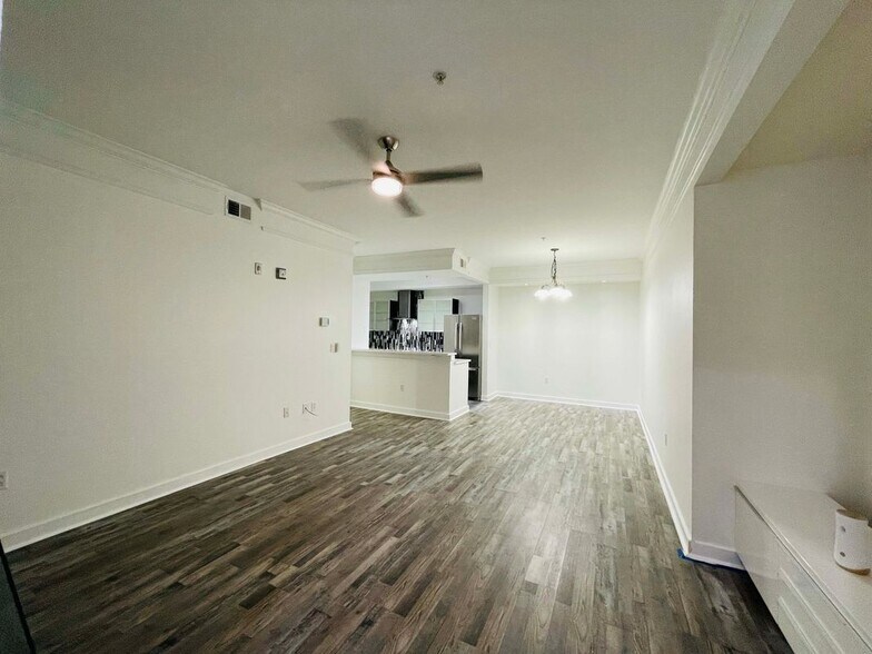 Building Photo - 12012 Villanova Dr