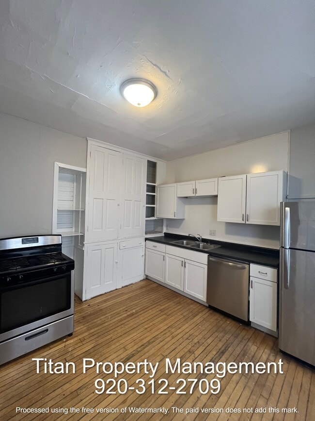 Building Photo - 857 Wisconsin St