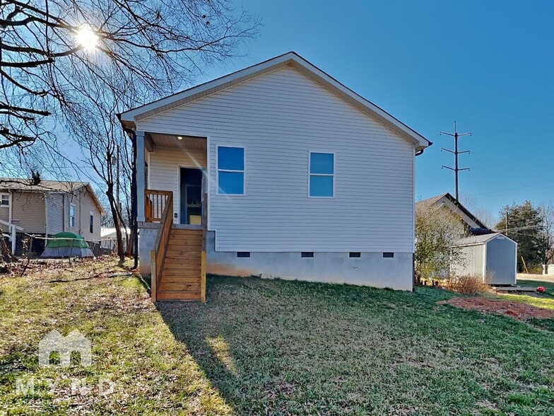 Building Photo - 616 Newbern Ave