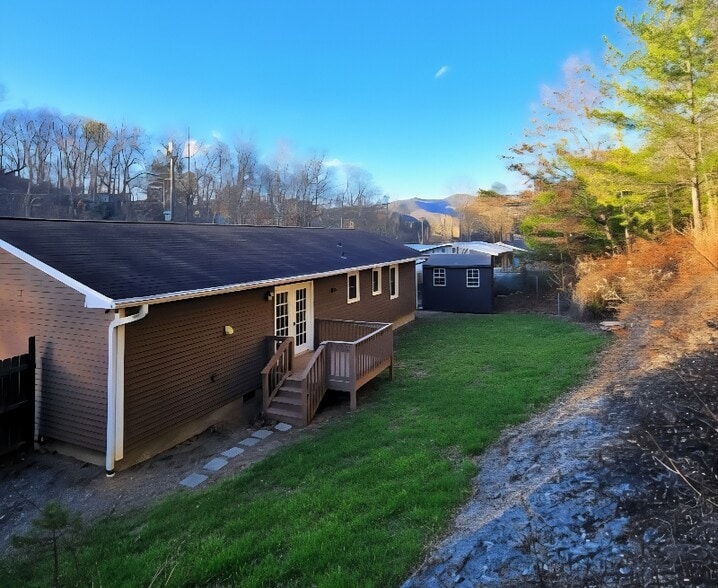 Building Photo - 326 New Salem Rd