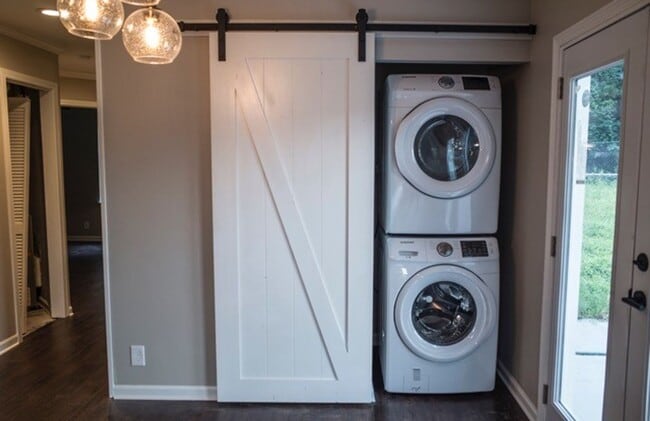 Building Photo - Beautifully Renovated 3BR House in Berry Hill!