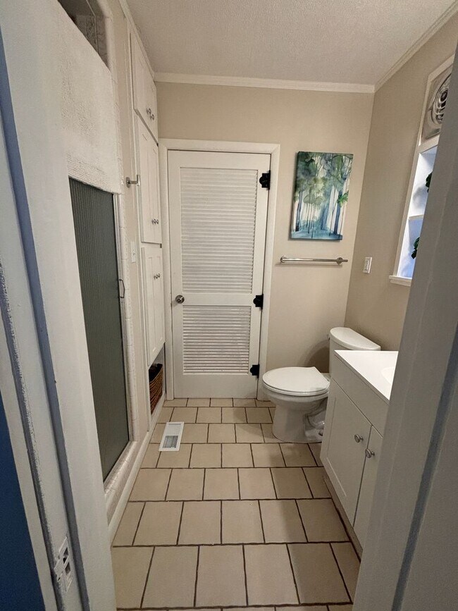 Building Photo - 217 Thayer St