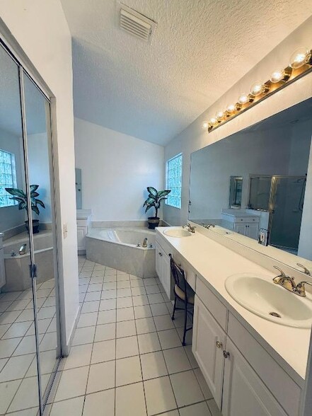 Building Photo - 7759 Great Glen Cir