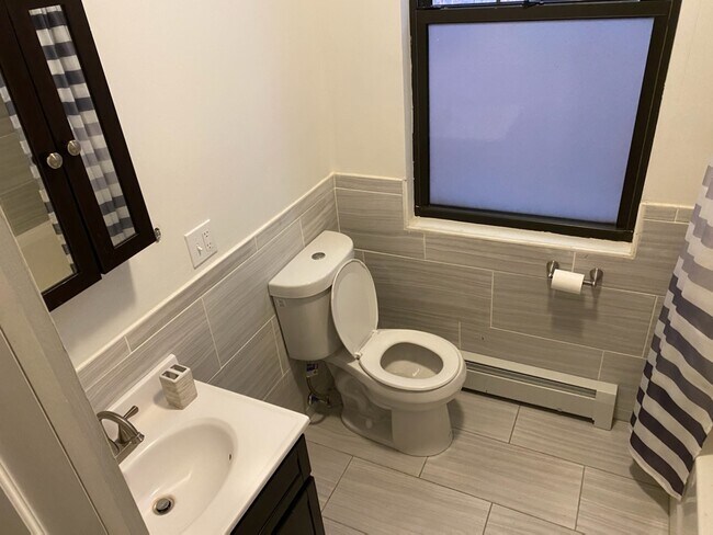 Building Photo - 357 Liberty St