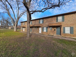 Building Photo - Ready for immediate move in