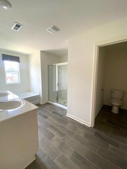 Building Photo - 7044 Turnberry Highlands Cv