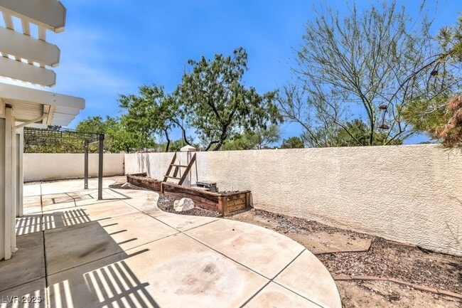 Building Photo - 9036 Dove River Rd