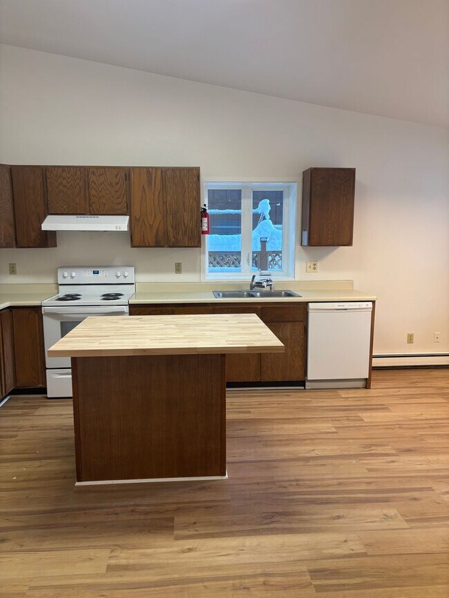 Building Photo - 3rd Ave 1410 -SB