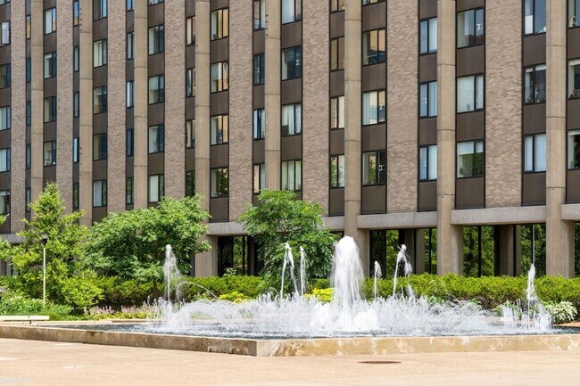 Building Photo - 19 S 1st St