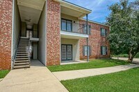 Building Photo - CONDO UNIT IN DENHAM SPRINGS
