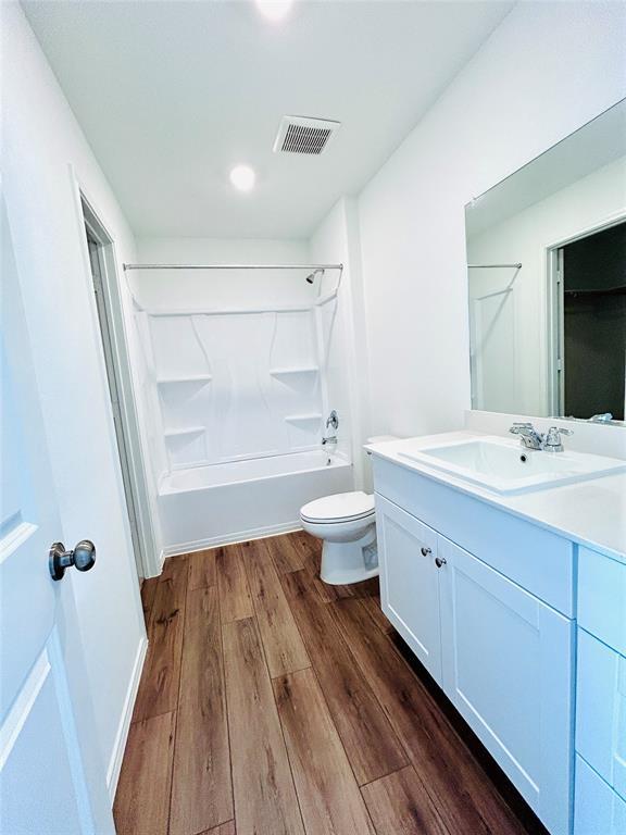 Building Photo - 716 Commander Abbott Dr