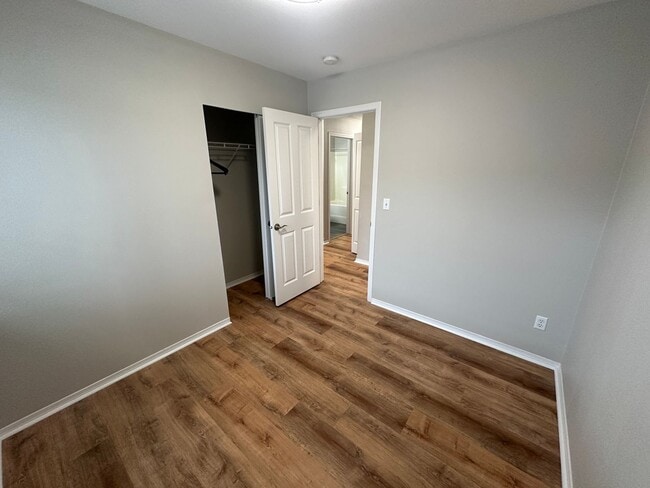 Building Photo - 2350 Simmons St