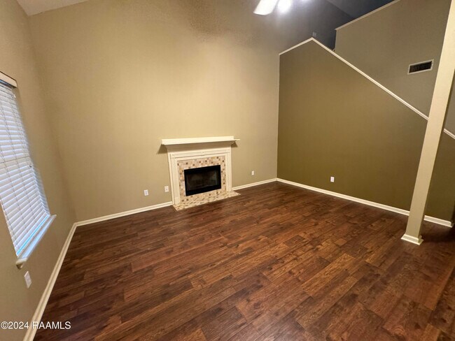Building Photo - 109 Sugarcreek Dr