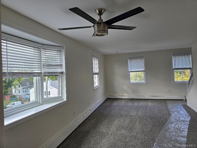 Building Photo - 144 Pine St