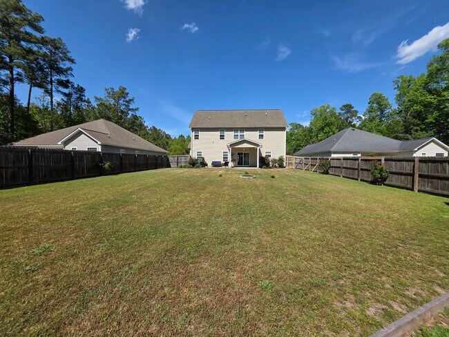 Building Photo - 4 Bedroom 2.5 Bath Carolina Plantation