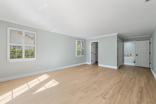 Building Photo - 1260 SW 25th Ln