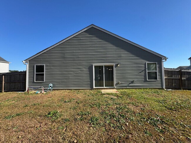 Building Photo - Beautiful 3 Bed 2 Bath Home in Stedman