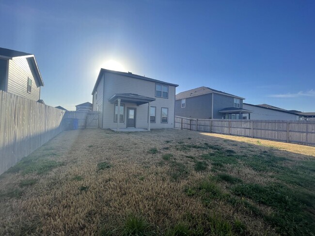 Building Photo - Adorable home located in the community of ...