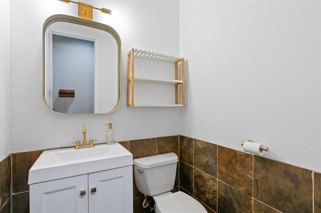 Building Photo - 5923 Oram St