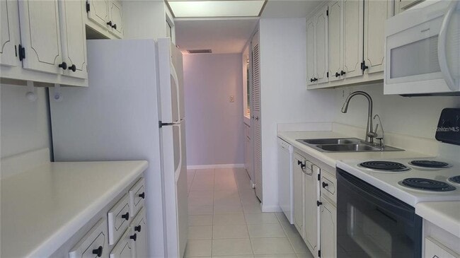Building Photo - 660 Island Way