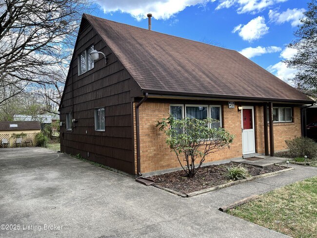 Building Photo - 3122 Commander Dr