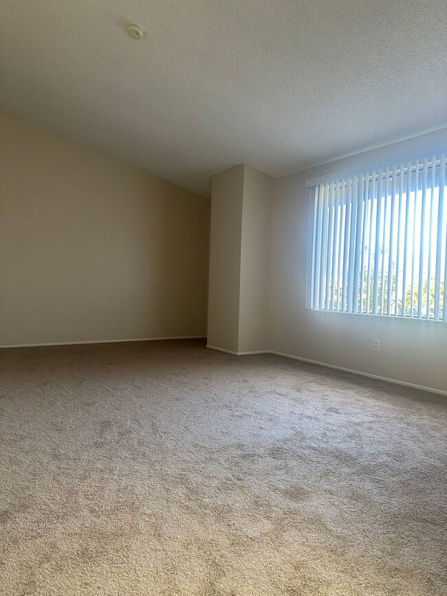 Building Photo - 14430 Pickwick Ln