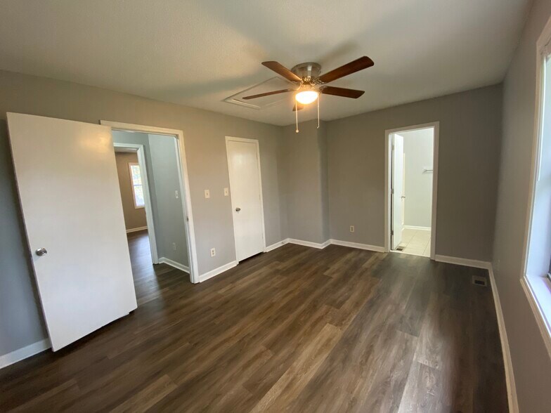 Building Photo - 5600 Windwood Rd