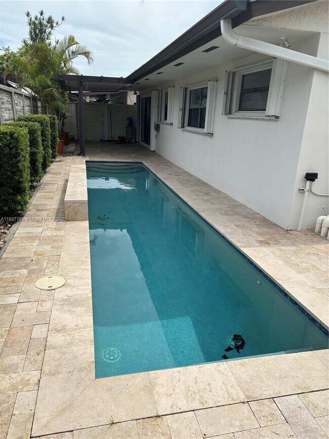 Building Photo - 1065 NW 127th Path