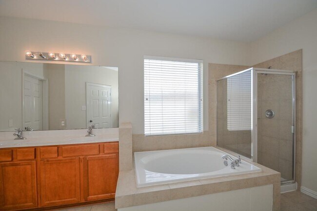 Building Photo - 28018 Wind Hawk Dr