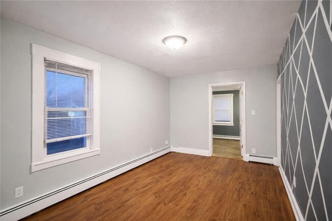 Building Photo - 39 Roland St