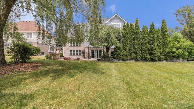 Building Photo - 50145 Tottenham Ct