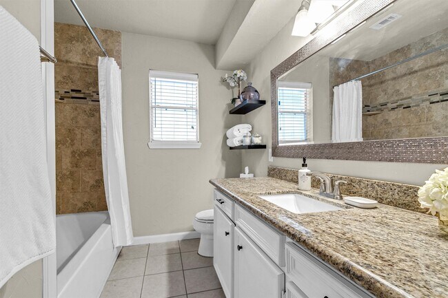 Building Photo - 7911 Heathrow Ln