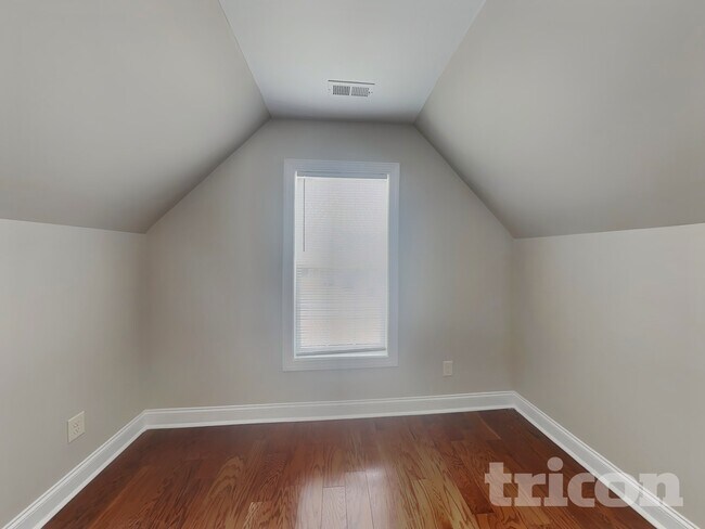 Building Photo - 448 Big Willow Way