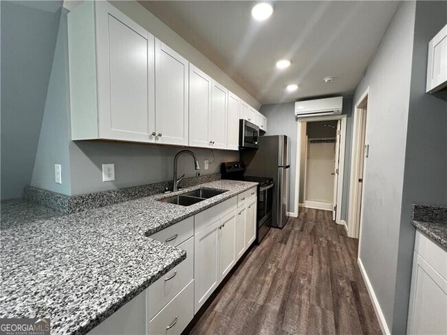 Building Photo - 351 Valley View Cir SE