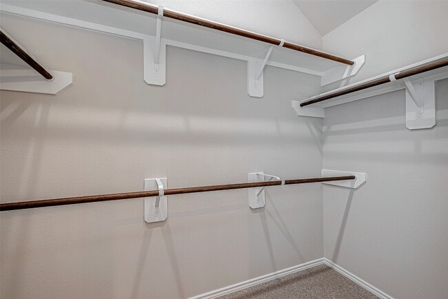 Building Photo - 8539 Int'l Fls Dr